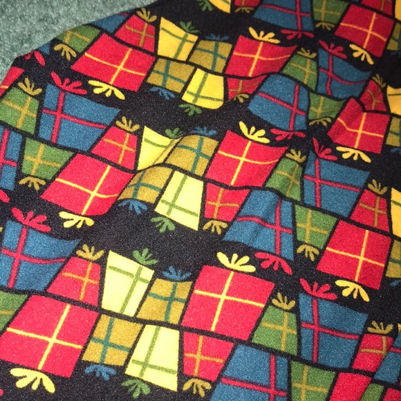 Christmas LulaRoe Leggings! - Picture 2 of 4